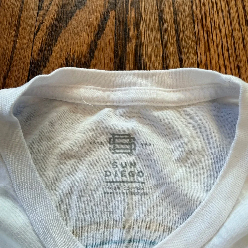 Sun Diego Boardshops Palm Tree Graphic T-Shirt Small White Beach Summer Surf - Picture 3 of 5